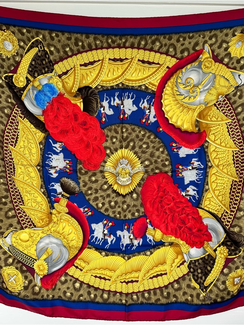 Hermes Casques et Plumets Artist: Julie Abadie 90 cm 💯% Silk scarf wrap shawl